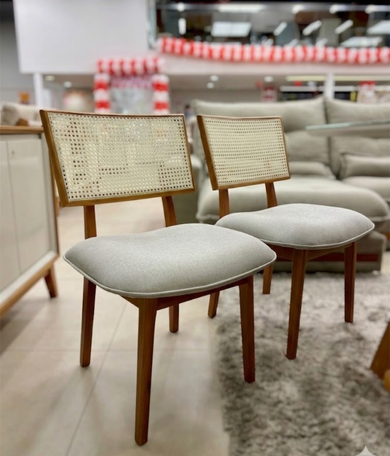 Par de Cadeiras Livia Tecido Linho Telinha Rattan Madeira Maciça - Capri